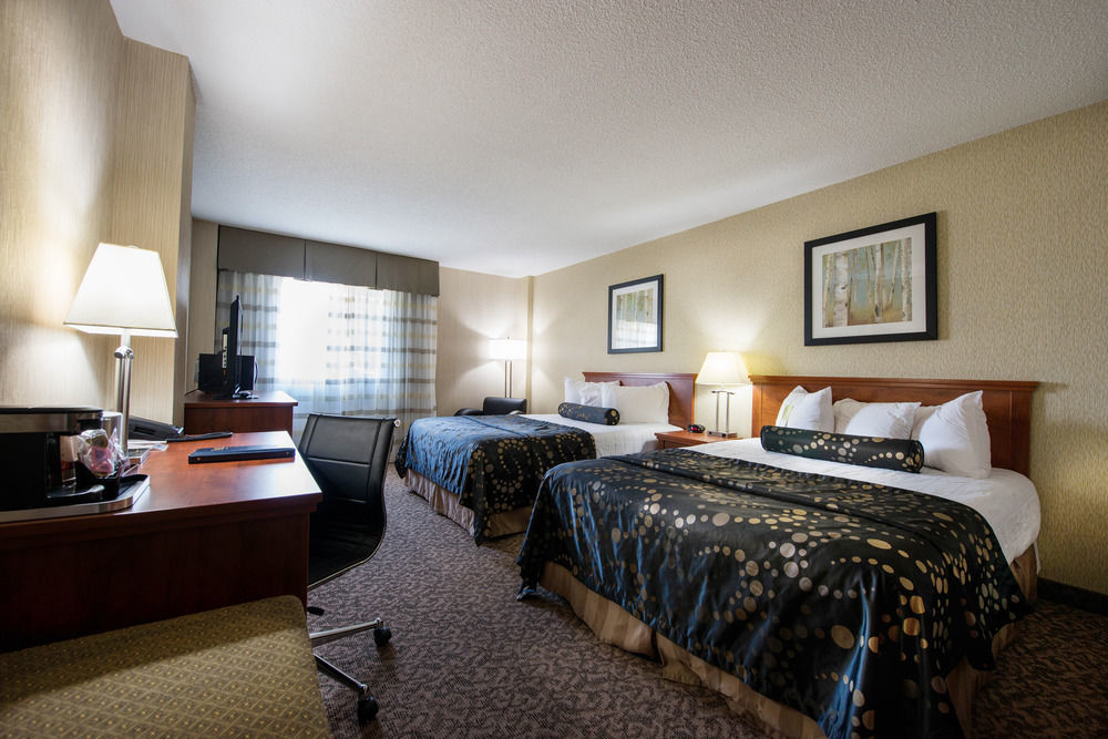 Clarion Hotel & Suites Brandon Exterior foto